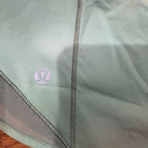 Lululemon Hotty Hot High-Rise Lined Short 2.5" Chroma Drift Green Multi / Palm C - Picture 10 of 10